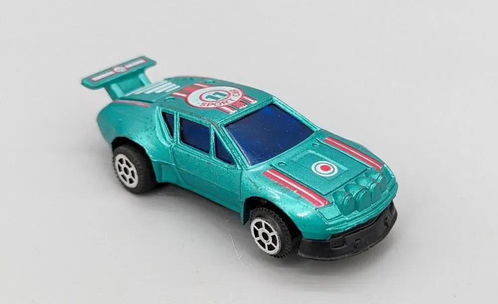 Vintage Leaping Green #11 Diecast Sports Car Made in Macau 1/55 CN113